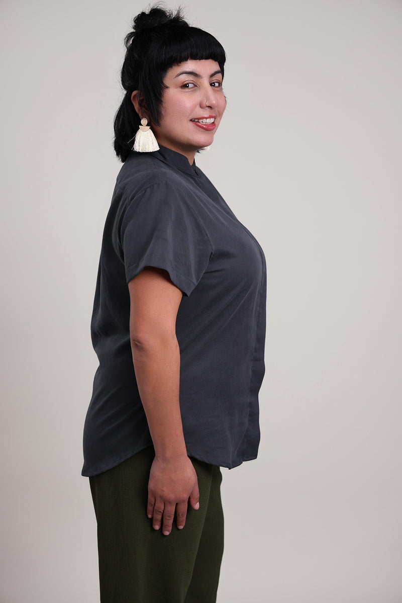 La Feli Shirt Model Side